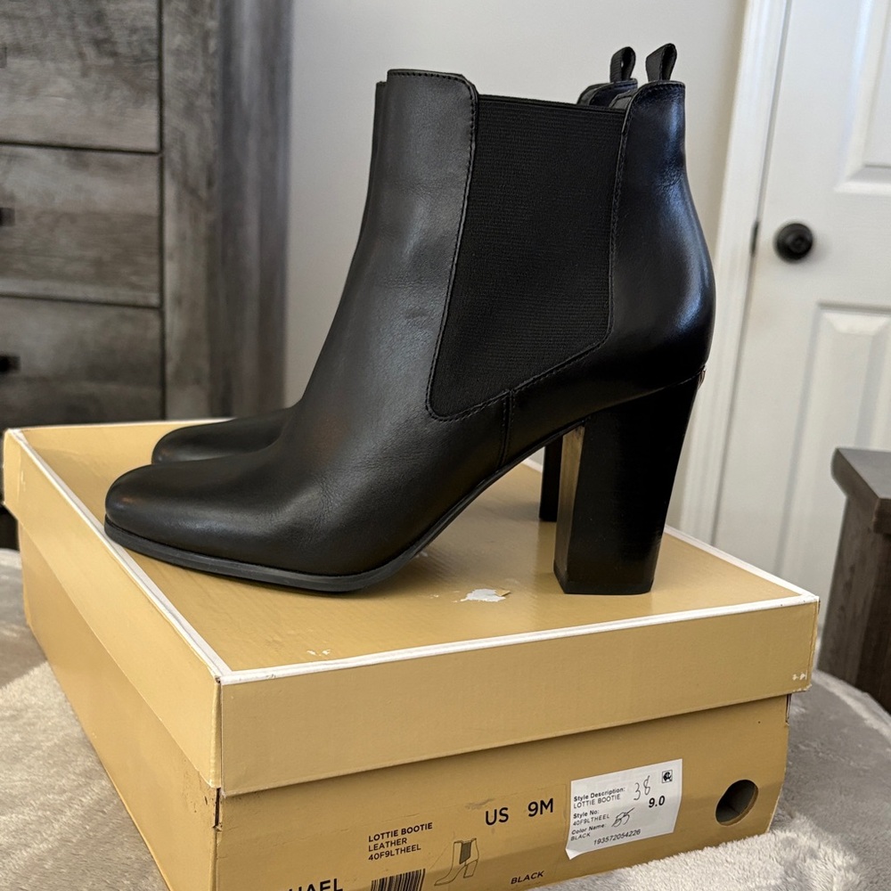 Micheal Kors Black Leather High Block Heel Ankle Boots